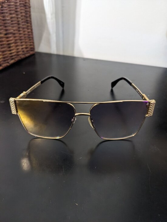 moschino square shape gold frame tortoise shell purple lens sunglasses main image 12